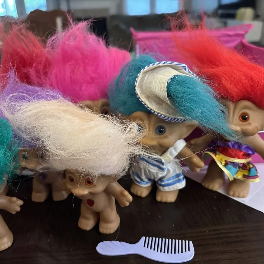 Lot Of 12 Vintage Troll Dolls W/ Treasure Trolls Carrying Case Russ Ace Novelty
